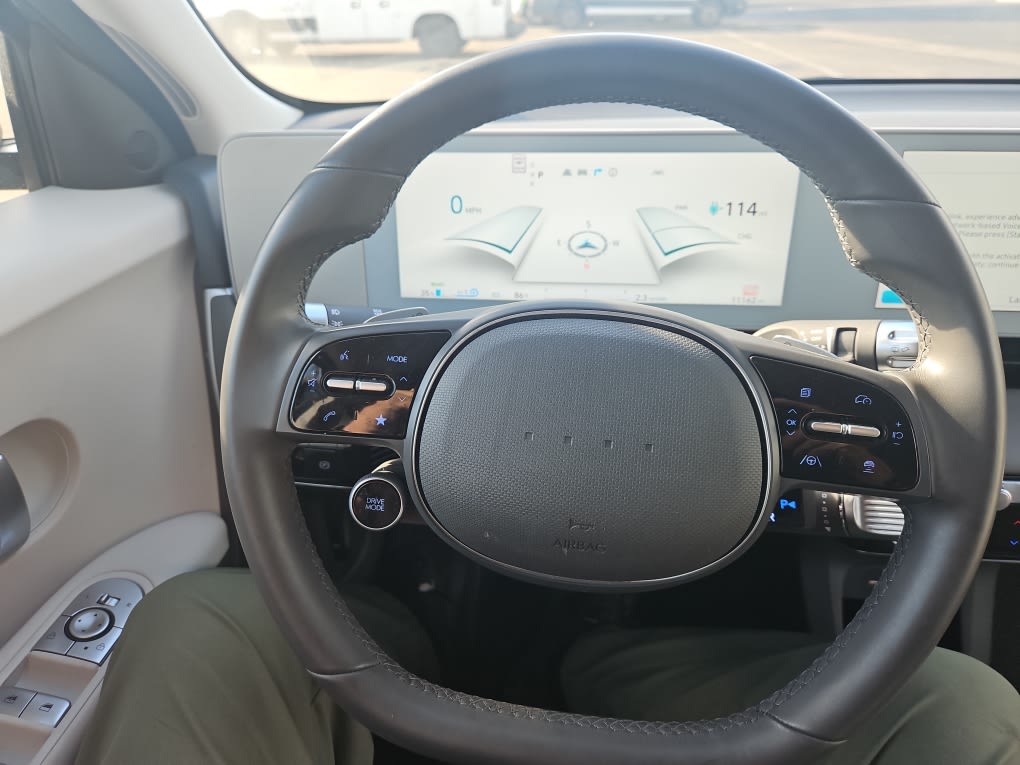 Thumbnail: 2023 Hyundai Ioniq 5 - 16