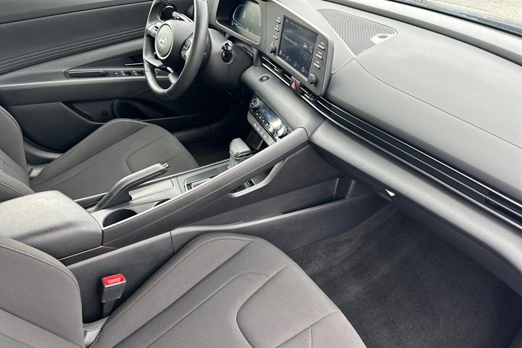 Thumbnail: 2025 Hyundai Elantra - 12