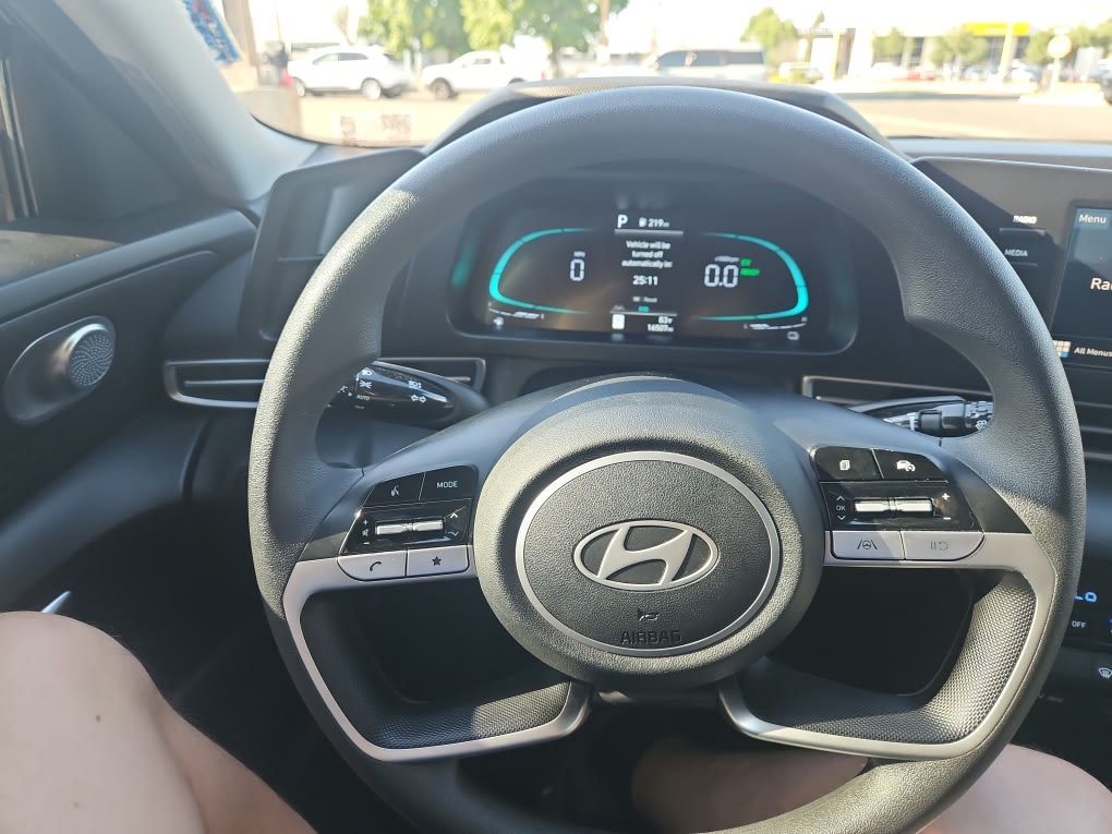 Thumbnail: 2025 Hyundai Elantra - 13