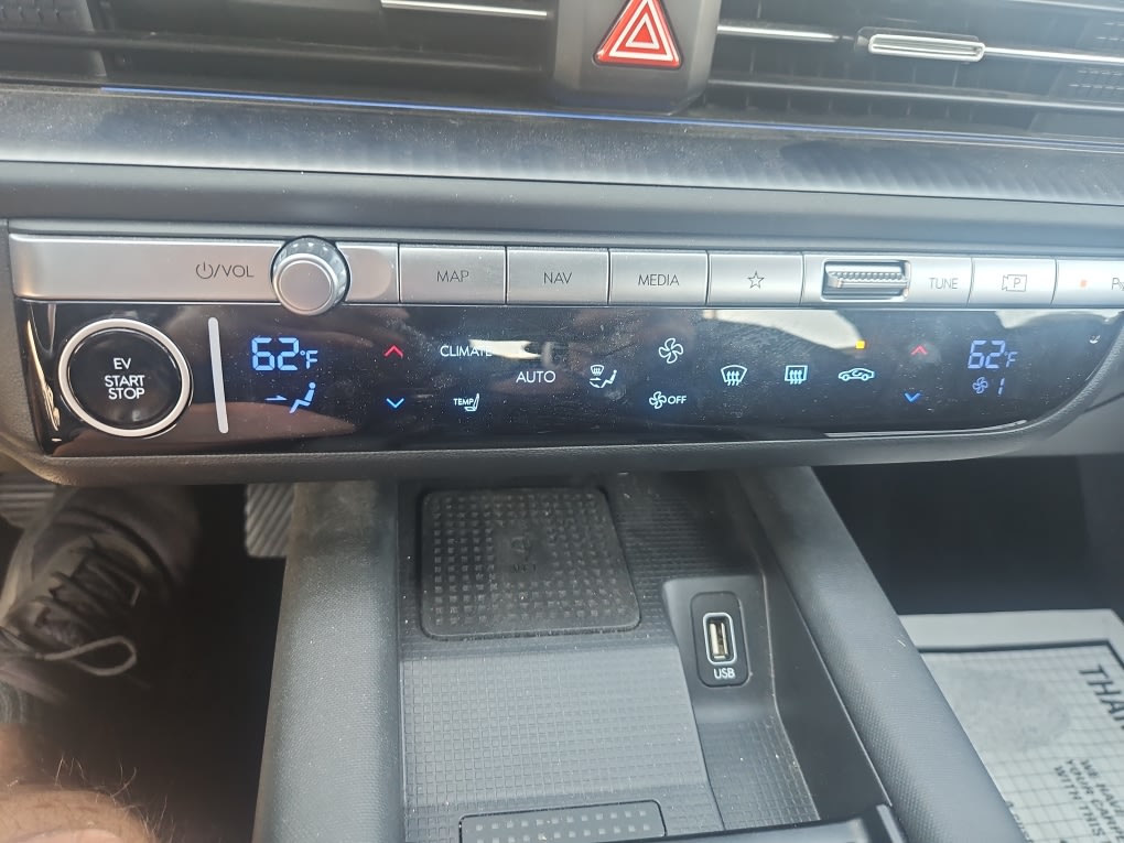 Thumbnail: 2023 Hyundai Ioniq 6 - 19