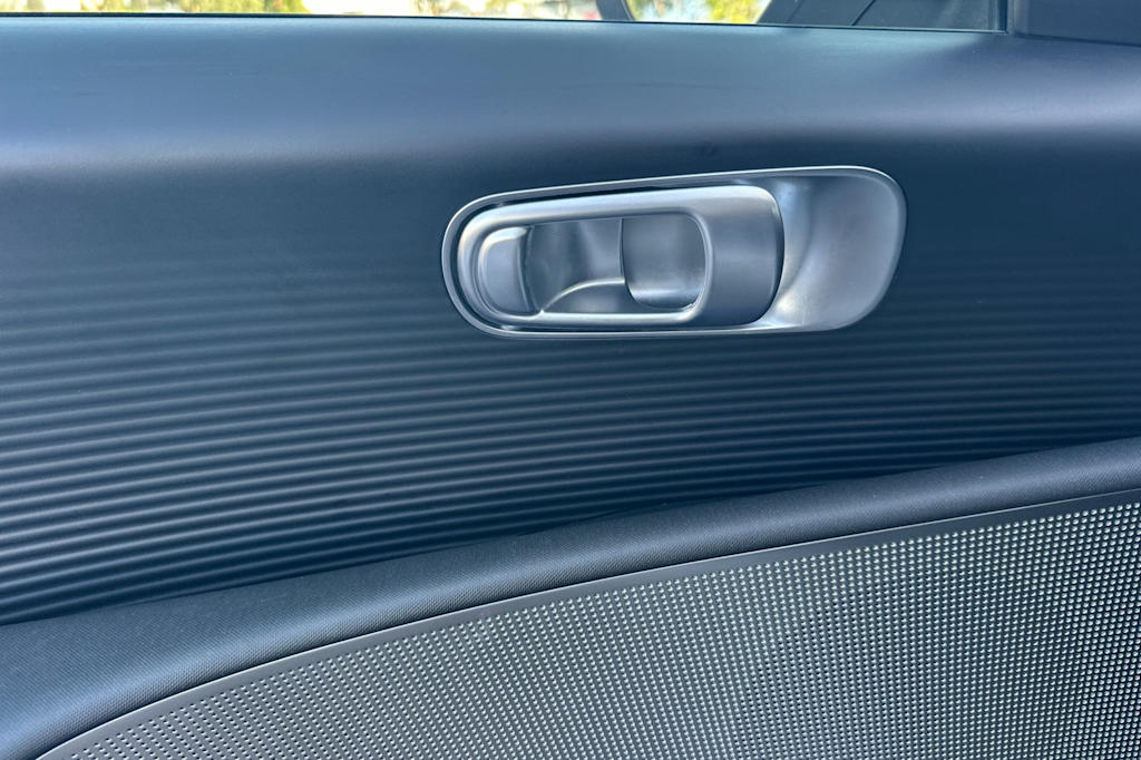 Thumbnail: 2023 Hyundai Ioniq 6 - 20