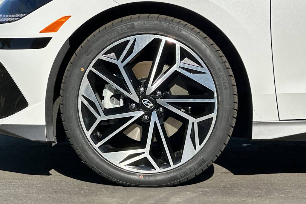 Thumbnail: 2023 Hyundai Ioniq 6 - 6