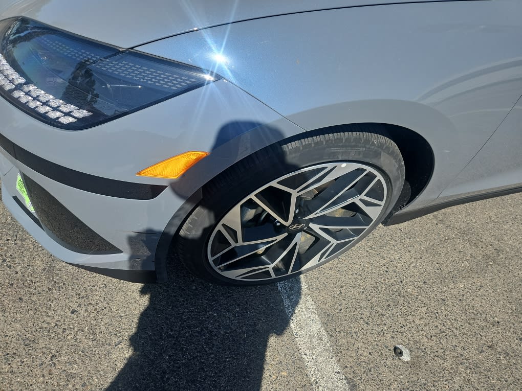 Thumbnail: 2023 Hyundai Ioniq 6 - 13
