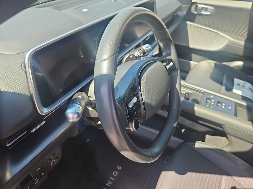 Thumbnail: 2023 Hyundai Ioniq 6 - 2