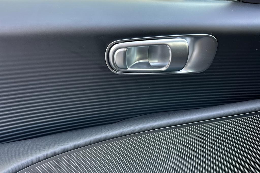 Thumbnail: 2023 Hyundai Ioniq 6 - 21