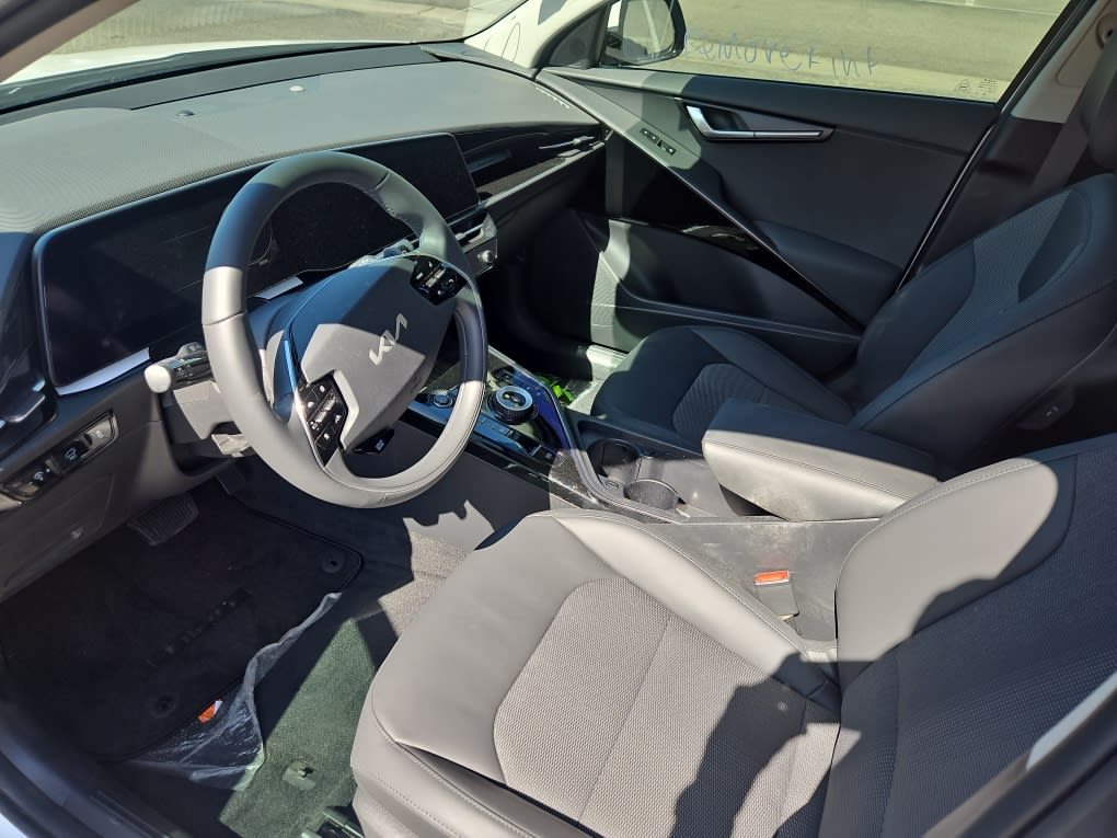 Thumbnail: 2023 Kia Niro - 11