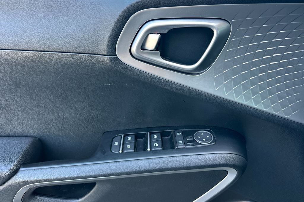 Thumbnail: 2023 Kia Soul - 23