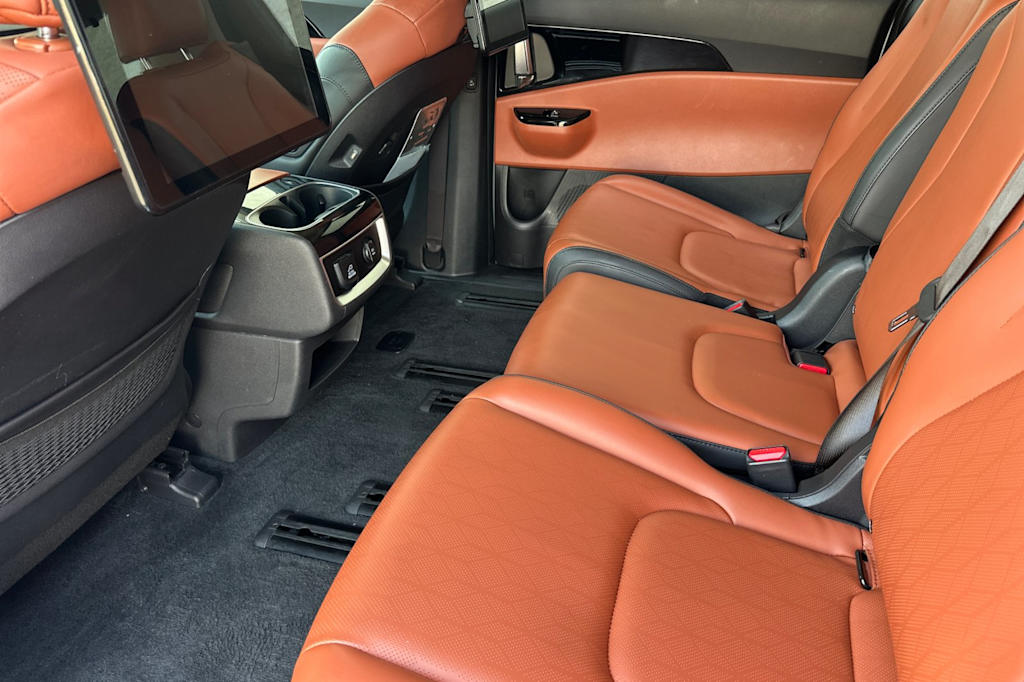 Thumbnail: 2022 Kia Carnival - 11