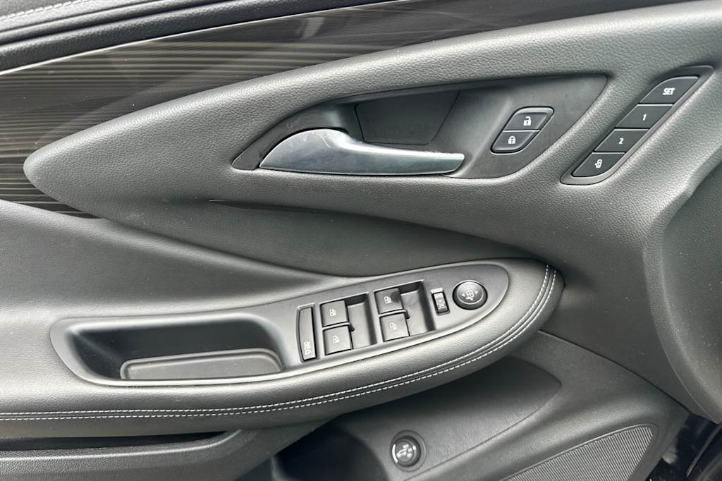 2020 Buick Envision Essence 21
