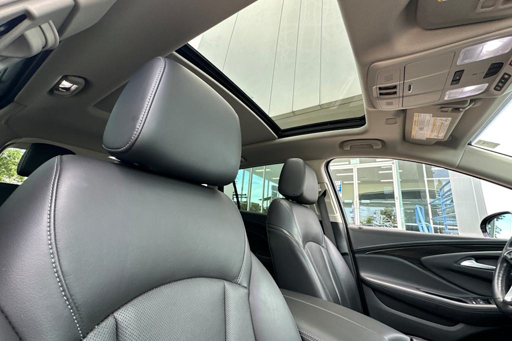 2020 Buick Envision Essence 23