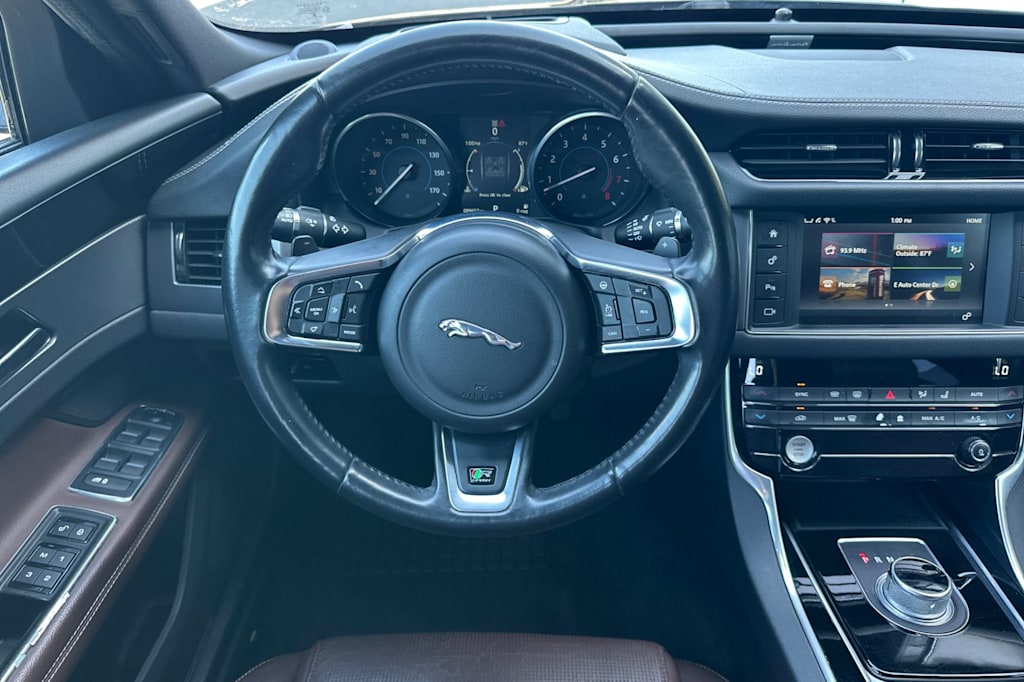 Thumbnail: 2016 Jaguar XF - 11