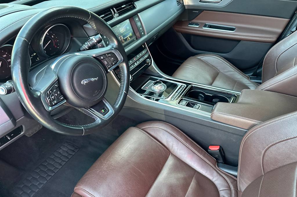 Thumbnail: 2016 Jaguar XF - 9