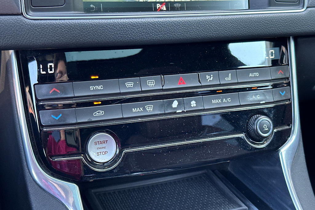 Thumbnail: 2016 Jaguar XF - 23