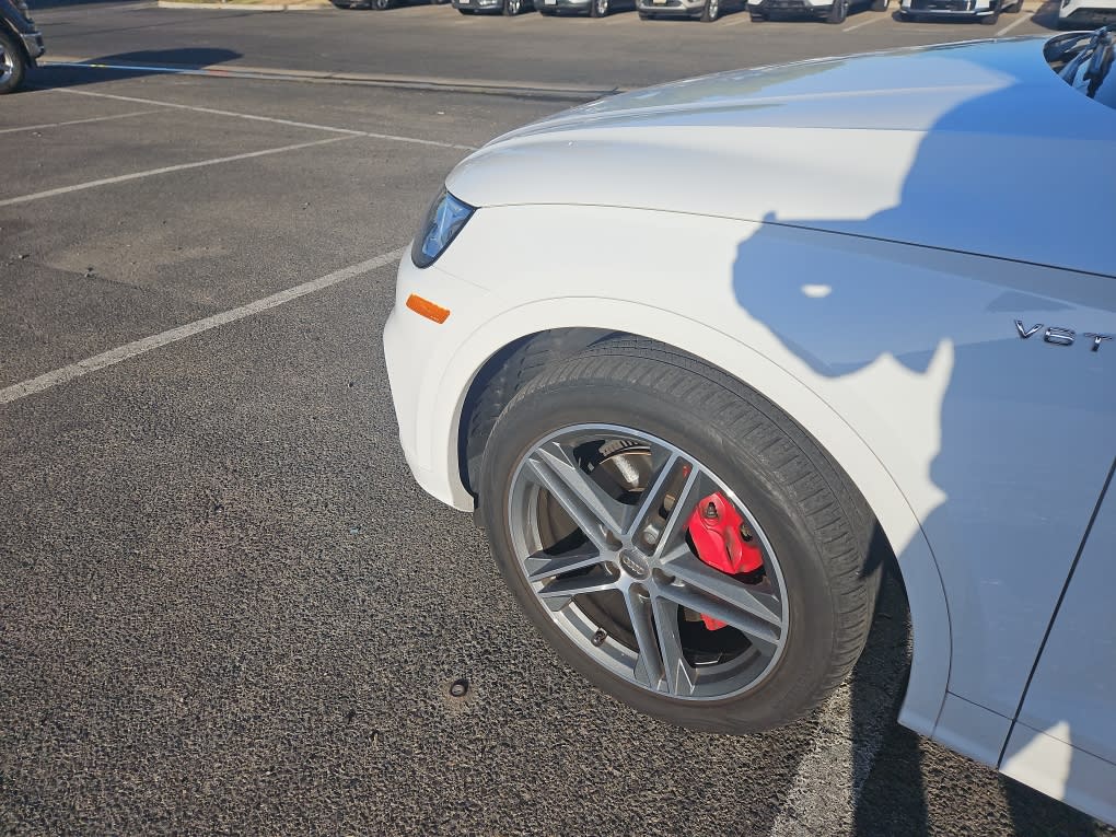 Thumbnail: 2018 Audi SQ5 - 18
