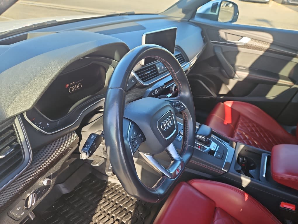 Thumbnail: 2018 Audi SQ5 - 2
