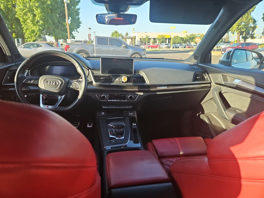 Thumbnail: 2018 Audi SQ5 - 9