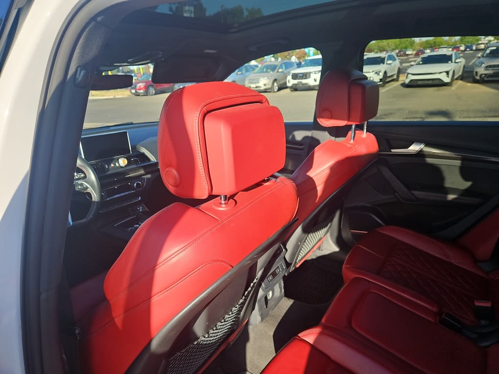 Thumbnail: 2018 Audi SQ5 - 12