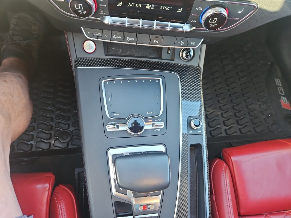 Thumbnail: 2018 Audi SQ5 - 15