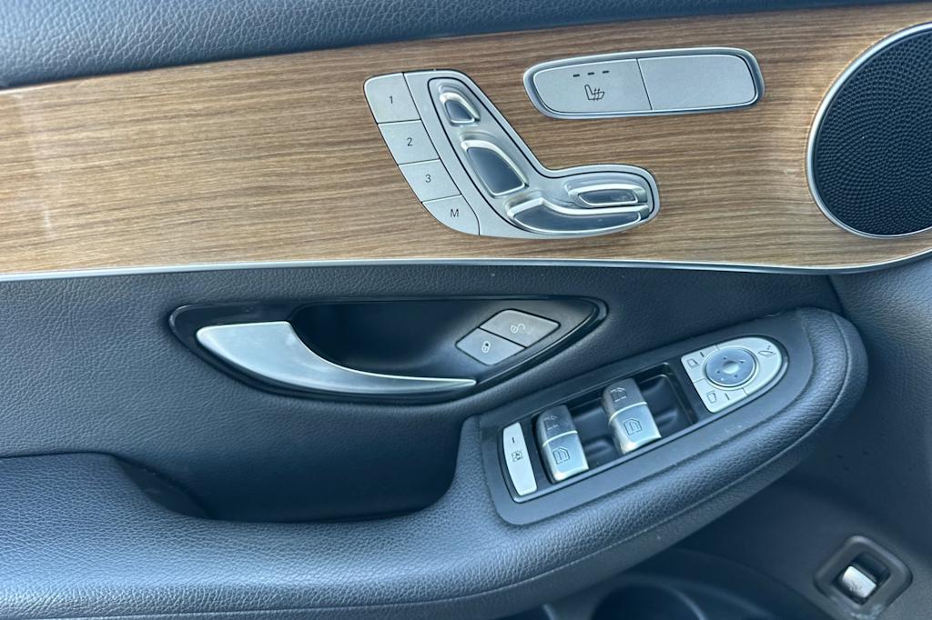 Thumbnail: 2018 Mercedes-Benz GLC - 21