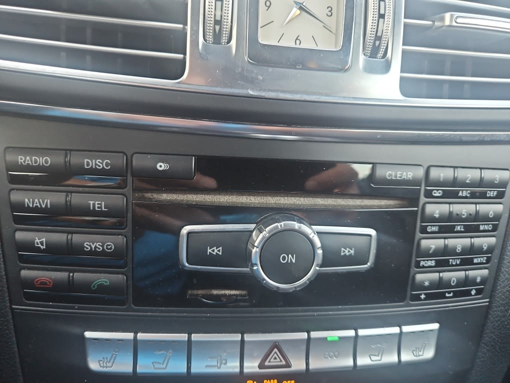 Thumbnail: 2014 Mercedes-Benz E-Class - 18