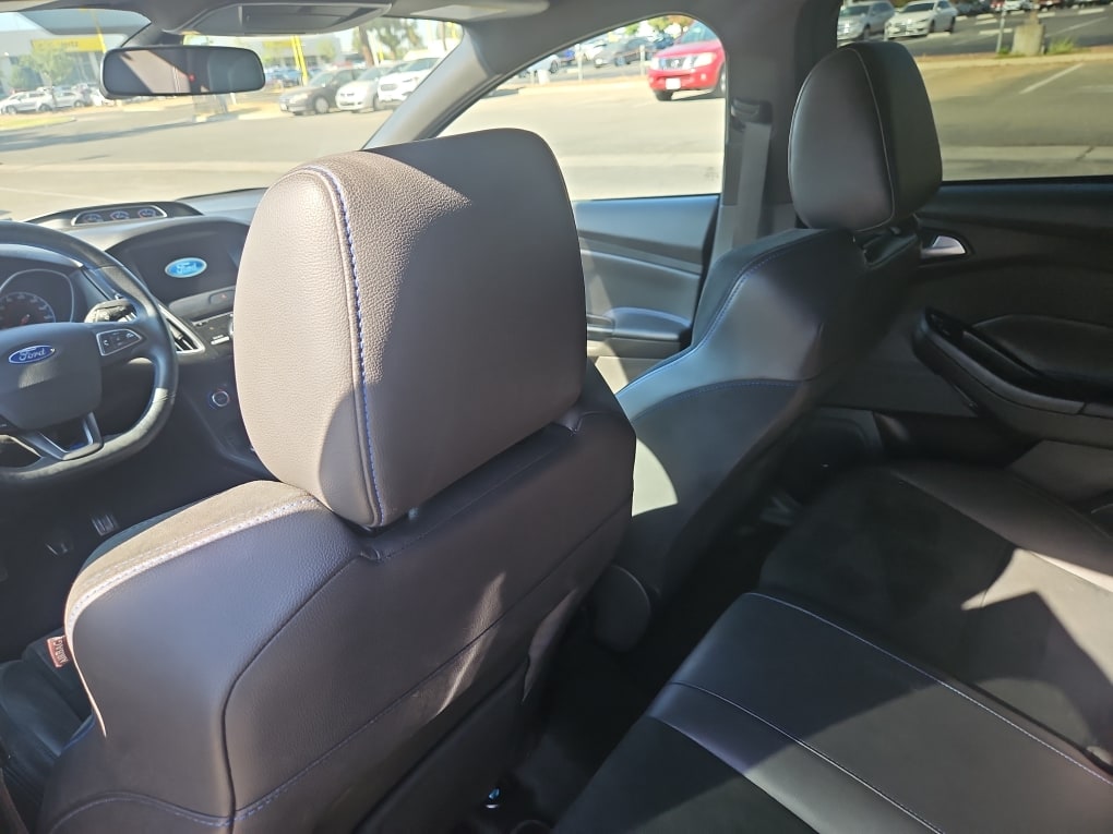 Thumbnail: 2016 Ford Focus - 9