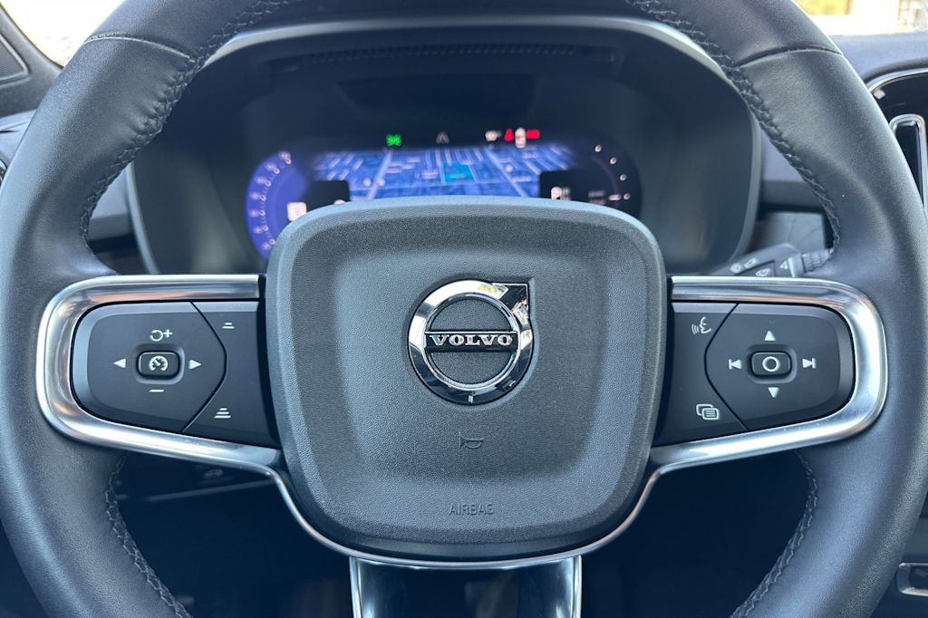 Thumbnail: 2023 Volvo C40 - 28