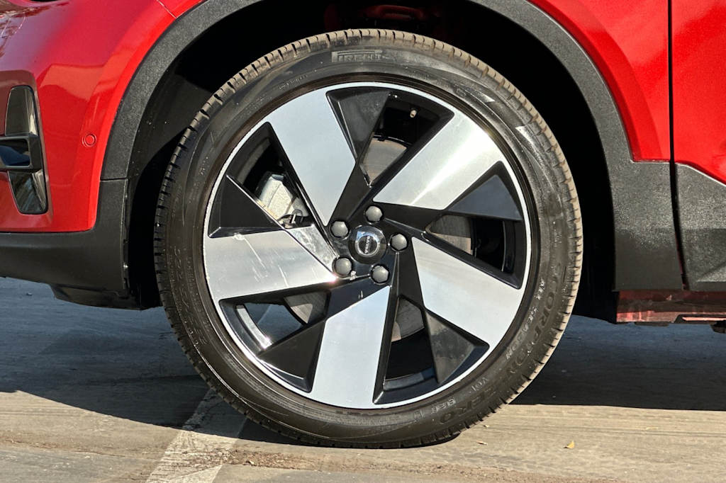 Thumbnail: 2023 Volvo C40 - 8