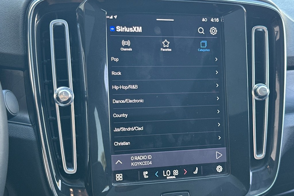 Thumbnail: 2023 Volvo C40 - 13