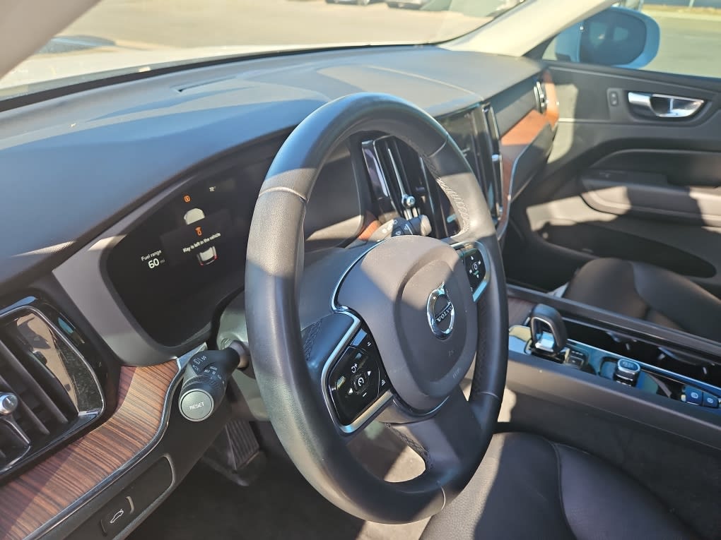 Thumbnail: 2023 Volvo XC60 - 2