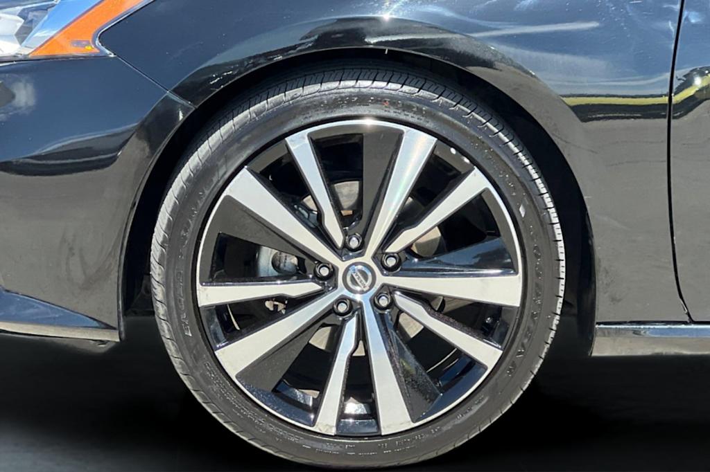 2022 Nissan Altima SR 6