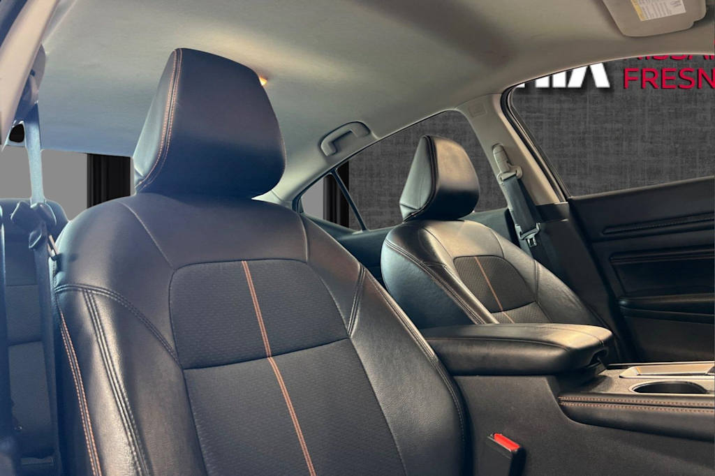 2022 Nissan Altima SR 9