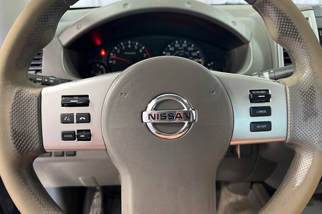 2013 Nissan Frontier SV 23