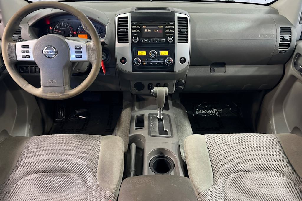 2013 Nissan Frontier SV 2