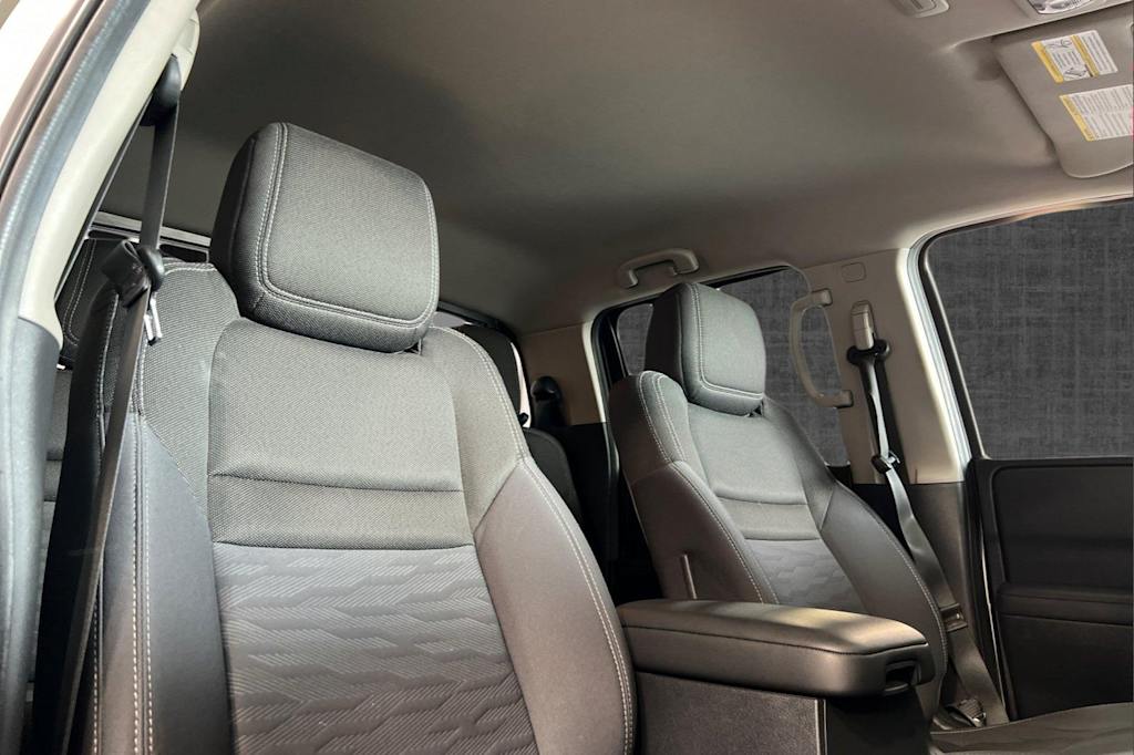2022 Nissan Frontier SV 8