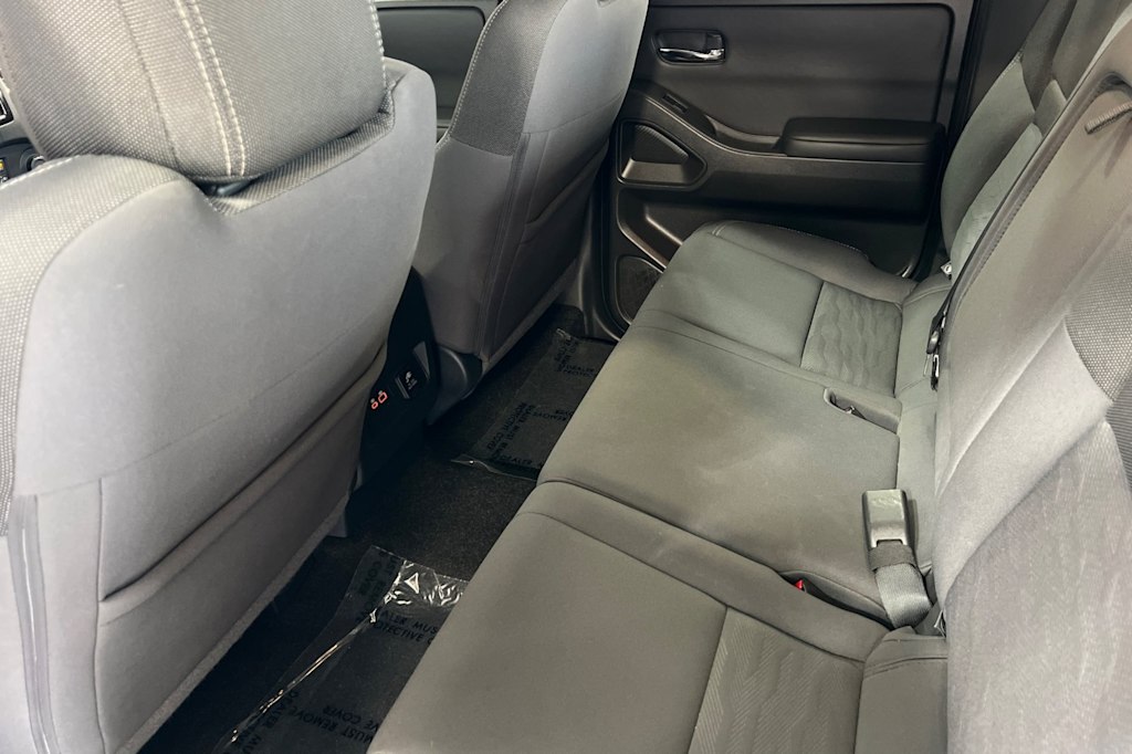 2022 Nissan Frontier SV 9