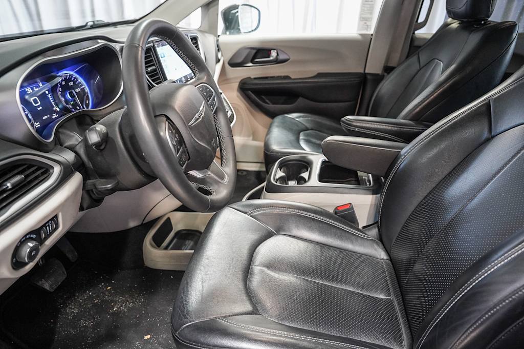 2022 Chrysler Pacifica Touring L 10