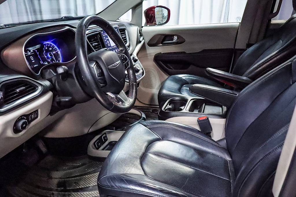 2019 Chrysler Pacifica Touring L 8