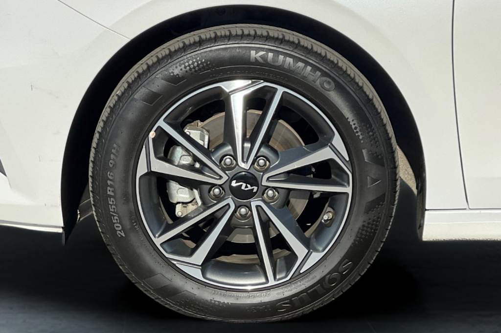 2024 Kia Forte LXS 6