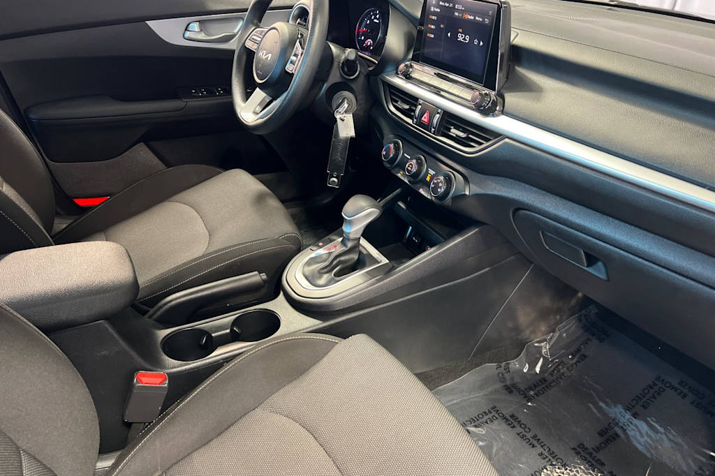 2024 Kia Forte LXS 11