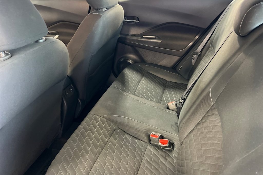 2021 Nissan Kicks SV 9