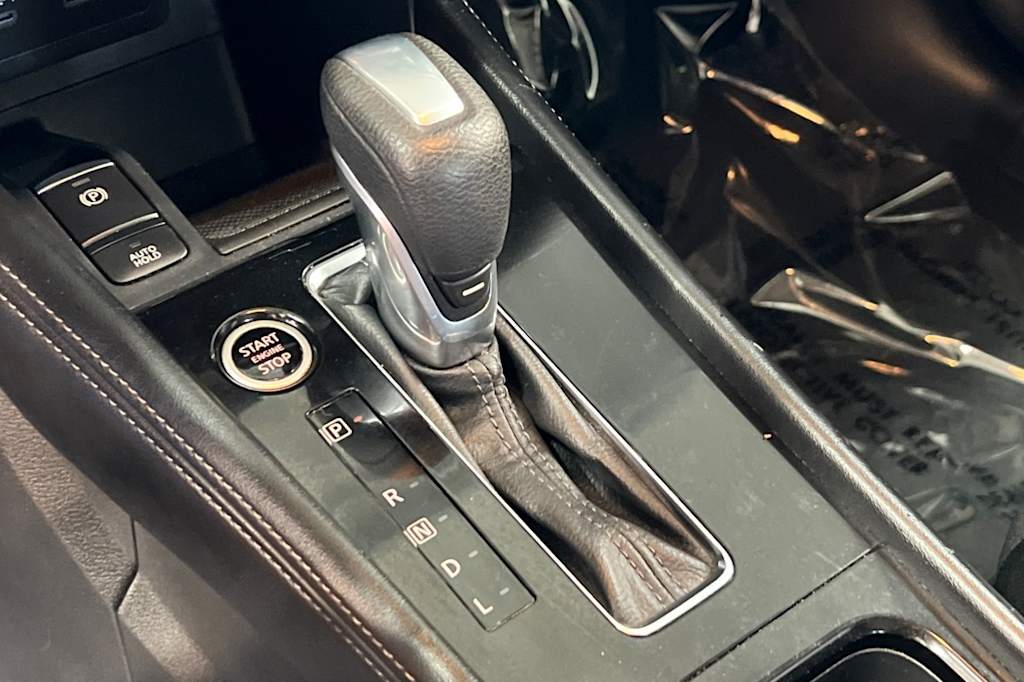 2021 Nissan Kicks SV 13