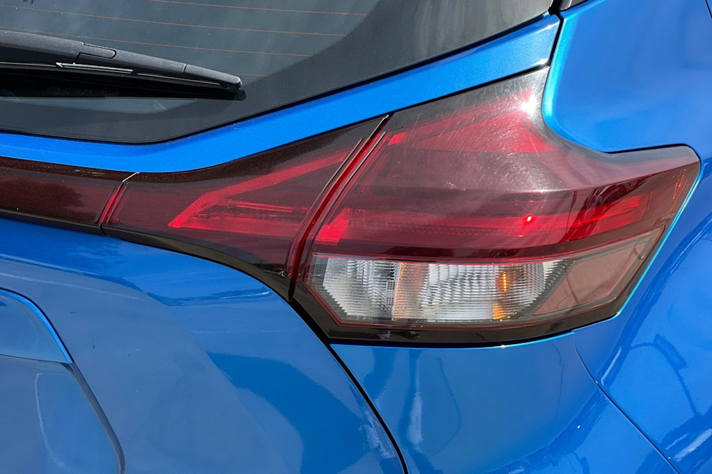 2021 Nissan Kicks SV 27