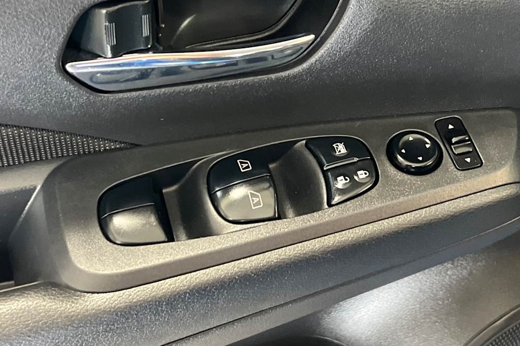 2021 Nissan Kicks SV 21