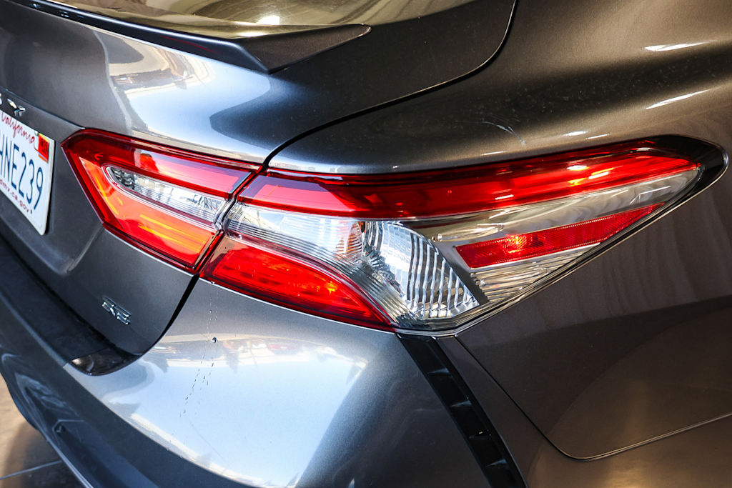 2019 Toyota Camry SE 20