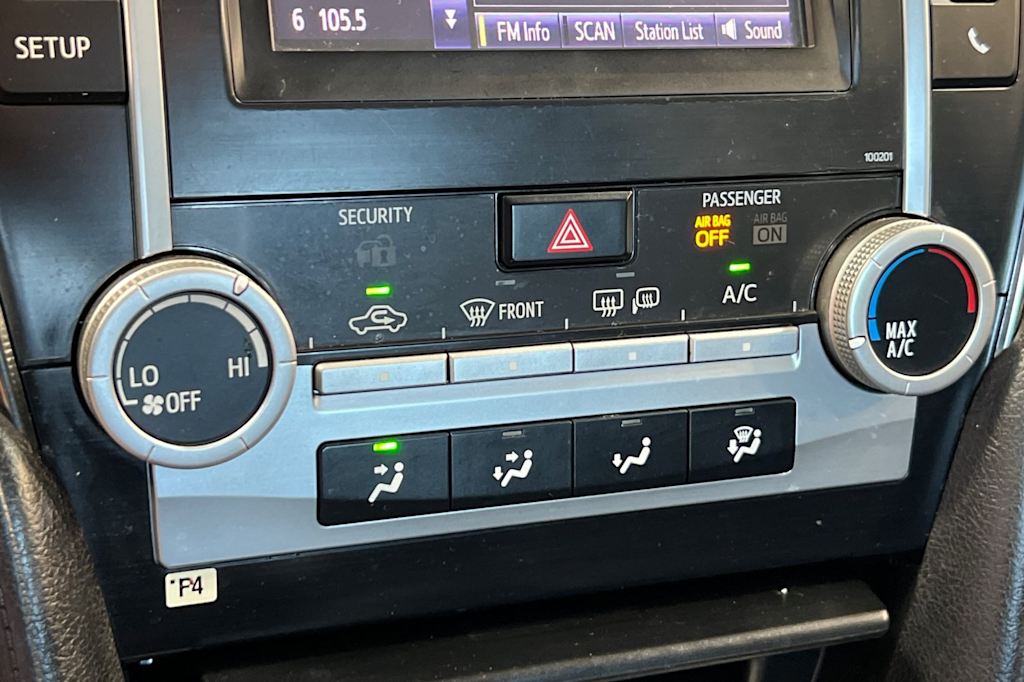 2014 Toyota Camry SE 22