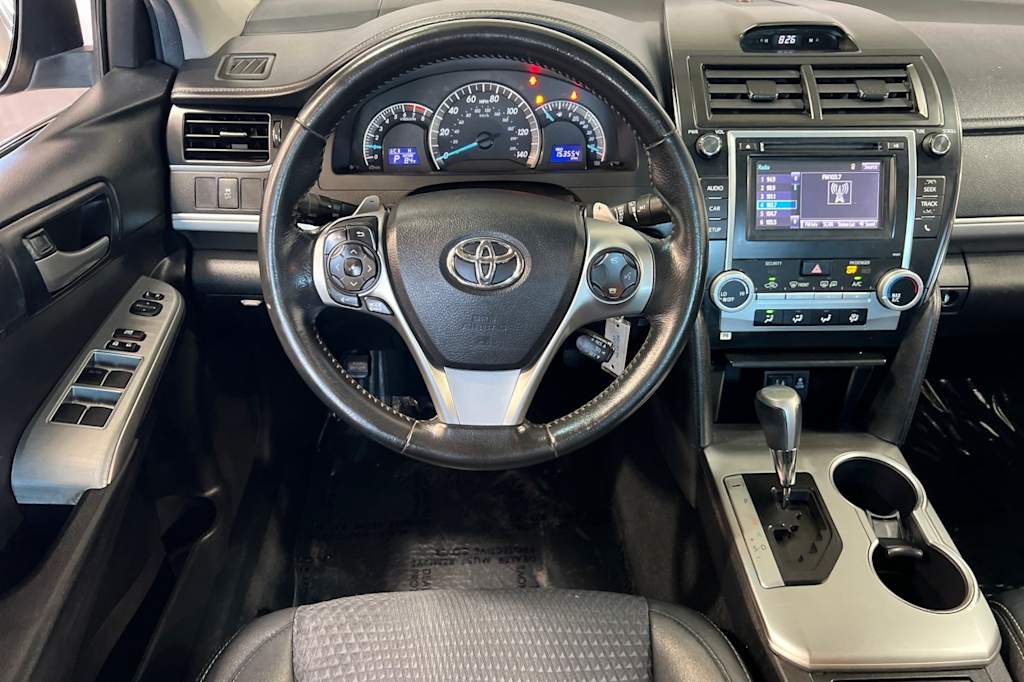 2014 Toyota Camry SE 8