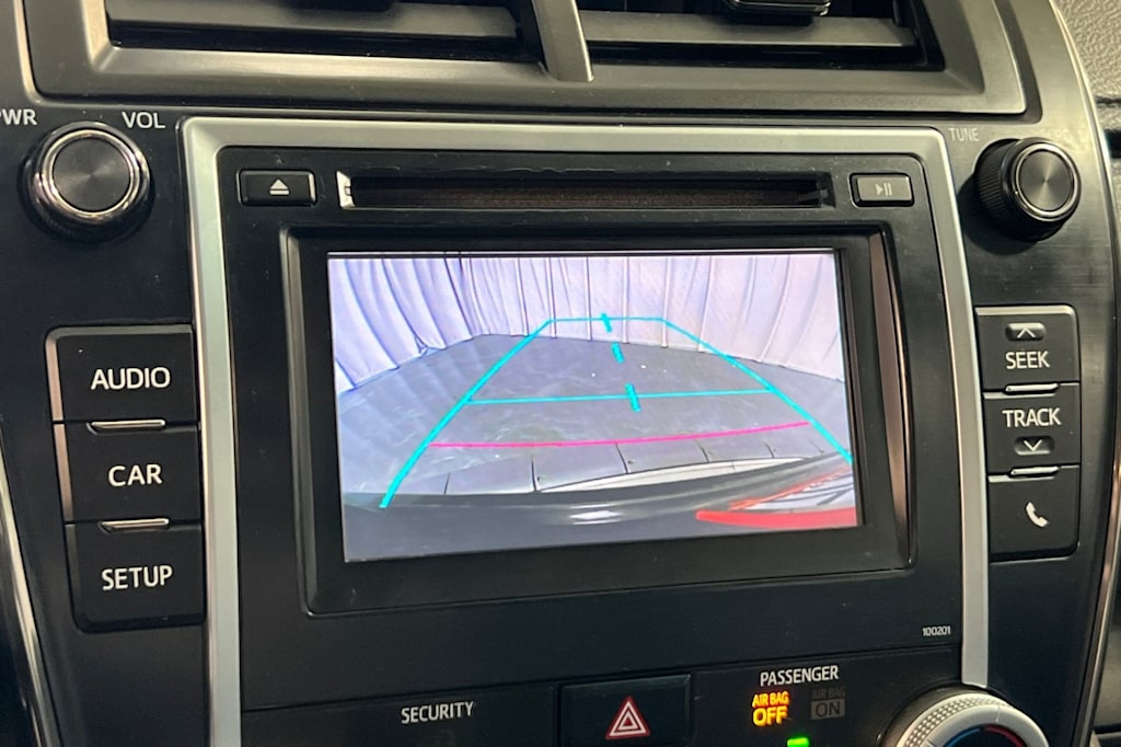2014 Toyota Camry SE 21