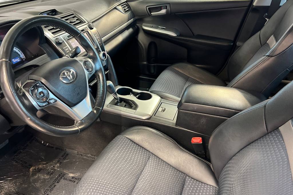 2014 Toyota Camry SE 9