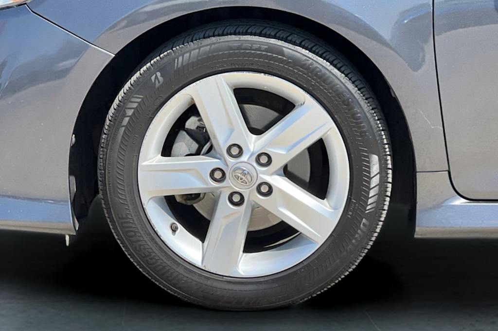 2014 Toyota Camry SE 7