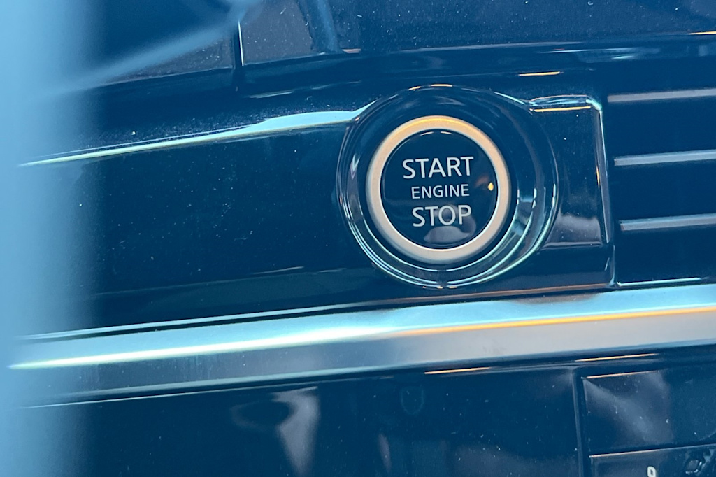 2024 Nissan Pathfinder SV 25